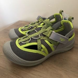 OshKosh Gray and Lime Green Kids Sneaker Sandals size 11